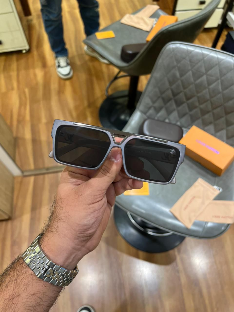 Loui_s vuitto_n 1984 matt grey