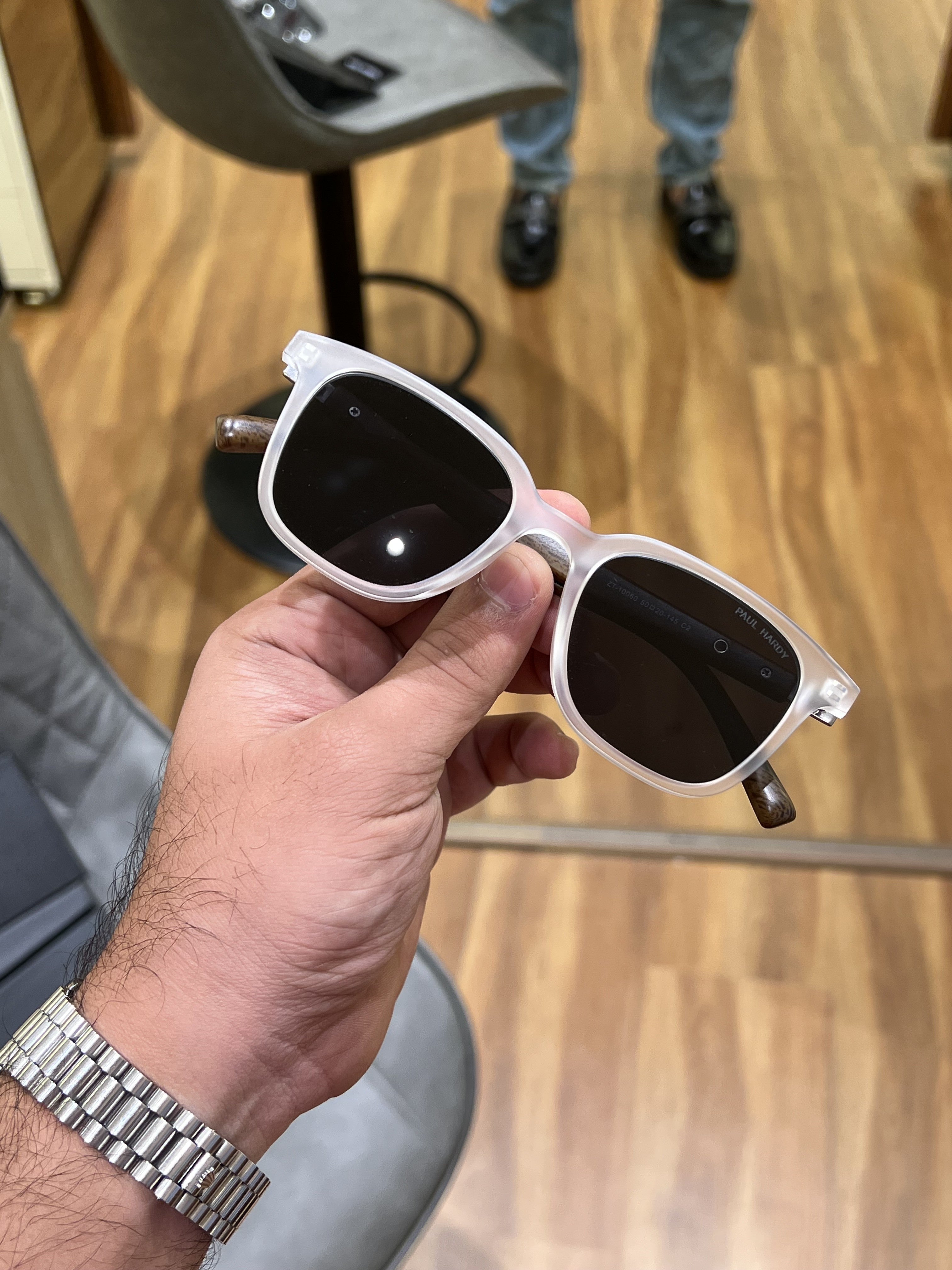 10060 white
