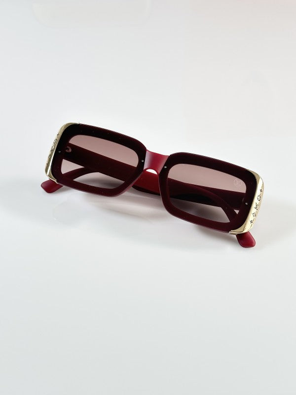 1653 maroon