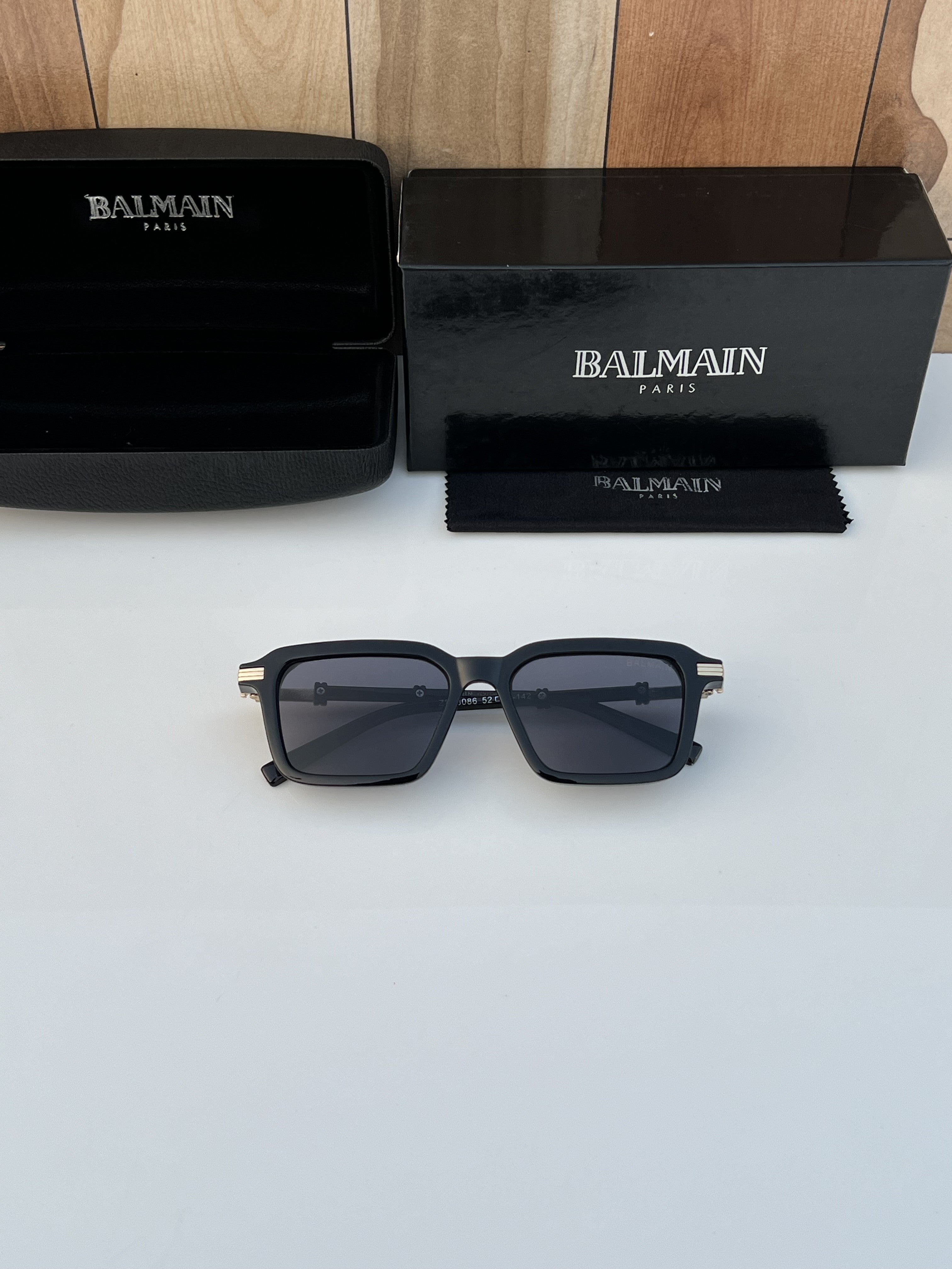 98086_black_gold
