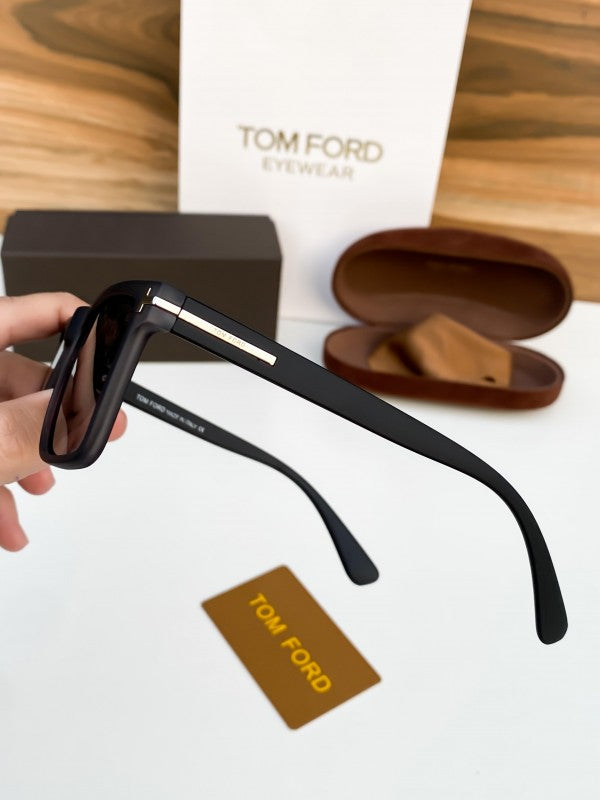 Tom_ford grey black 553