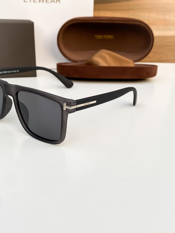 Tom_ford grey black 553