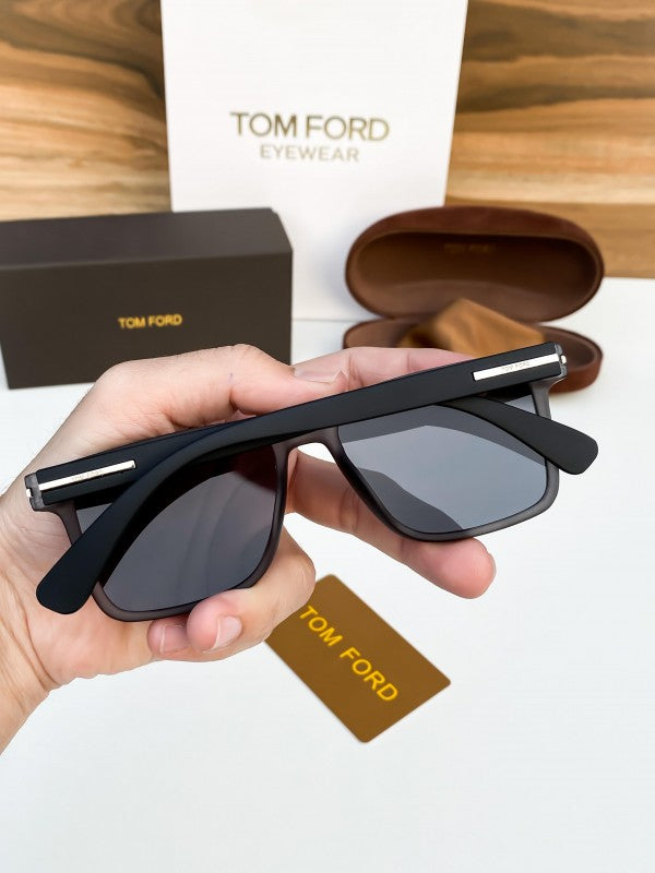 Tom_ford grey black 553