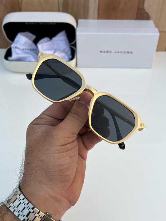 Marc_jacobs_502_gold_black