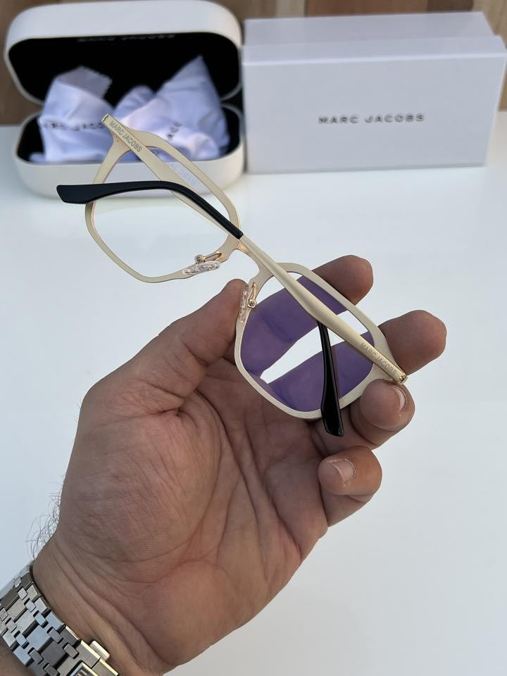 Marc_jacobs_502_gold_plano