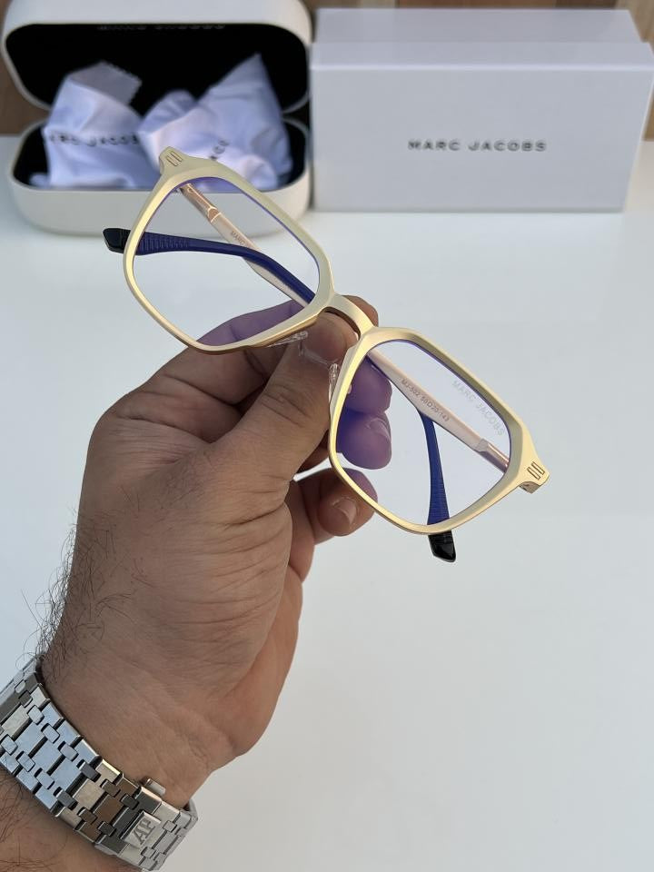 Marc_jacobs_502_gold_plano