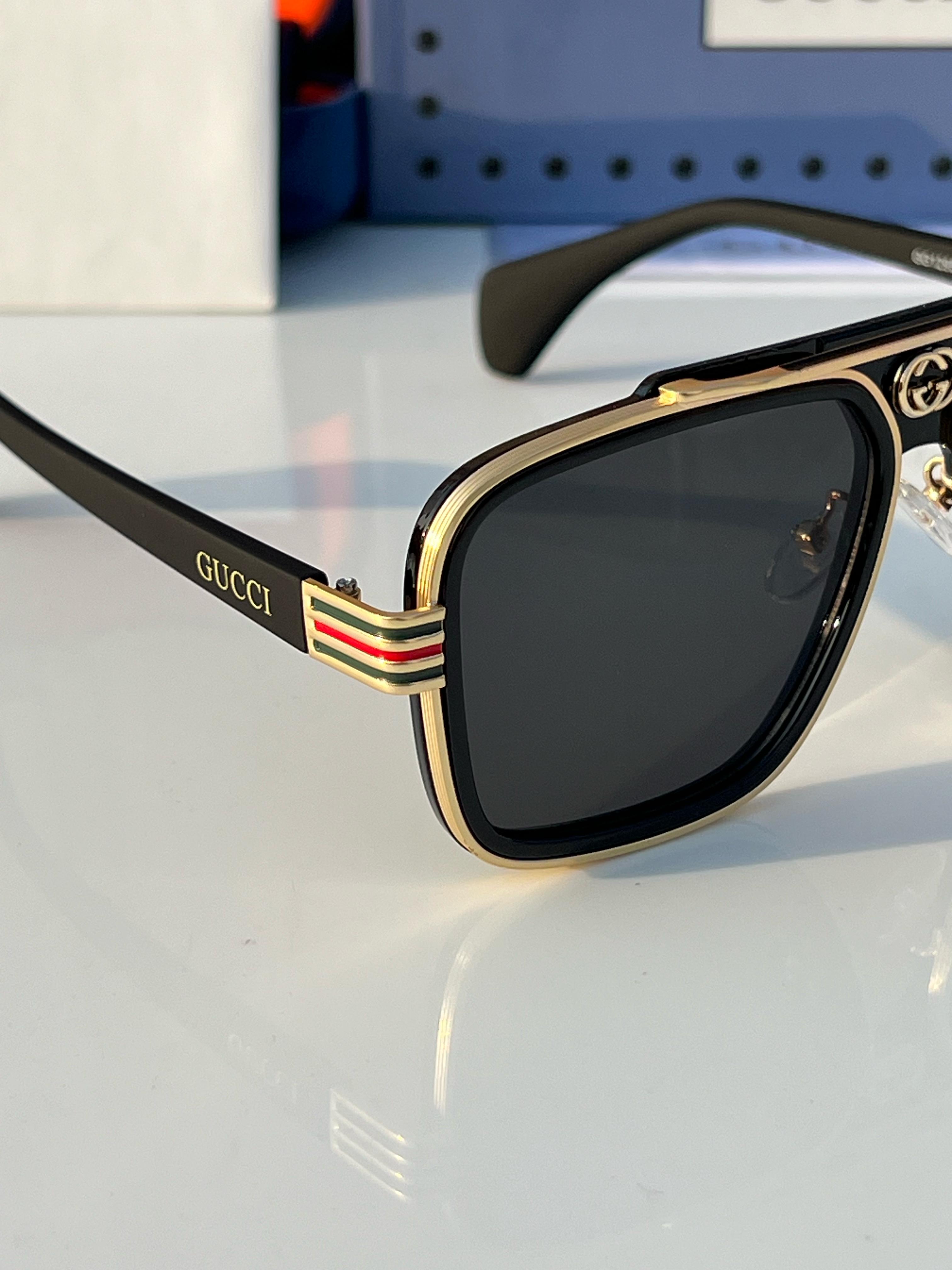 Gucci Black Unisex Sunglass