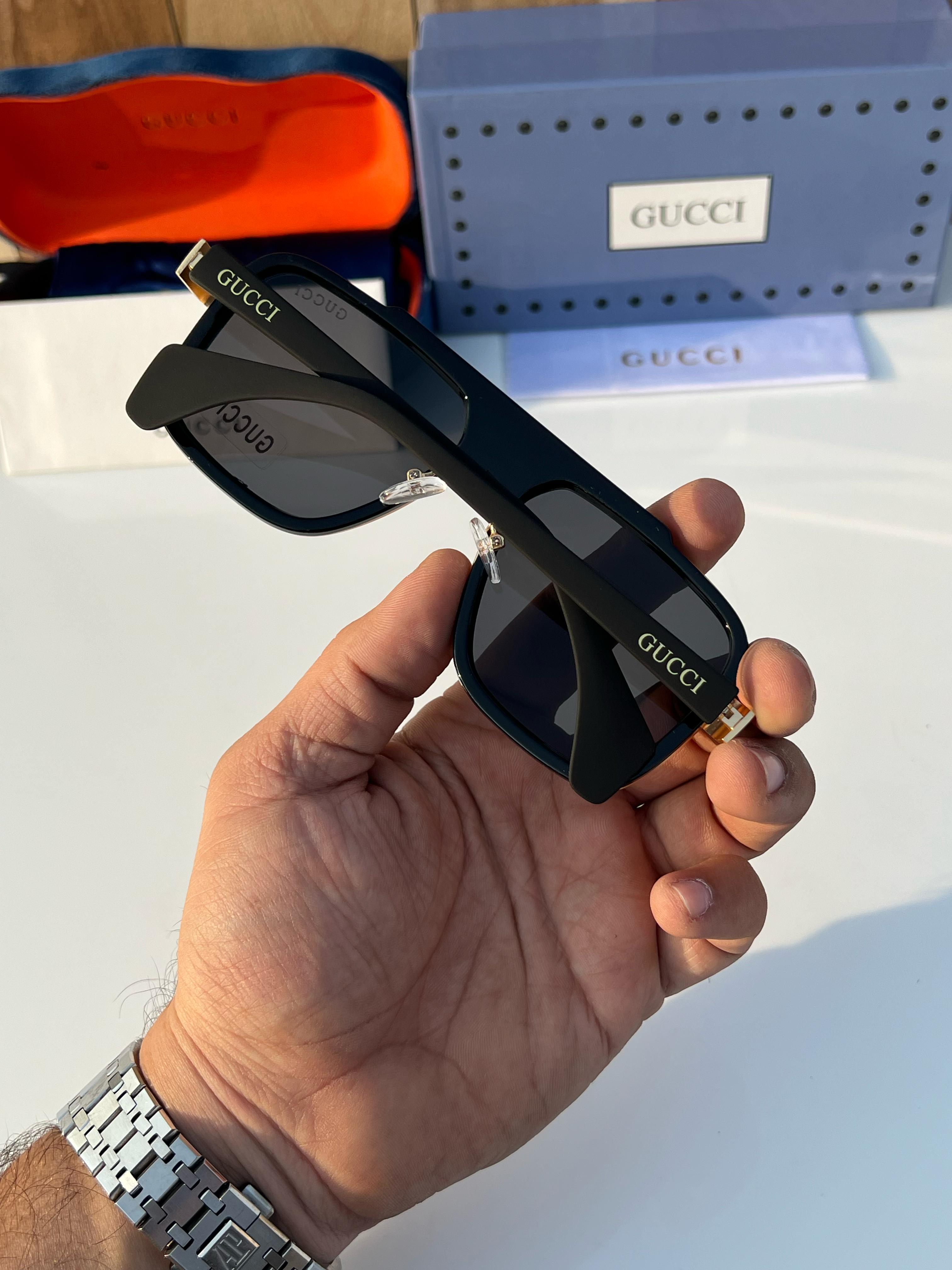 Gucci Black Unisex Sunglass