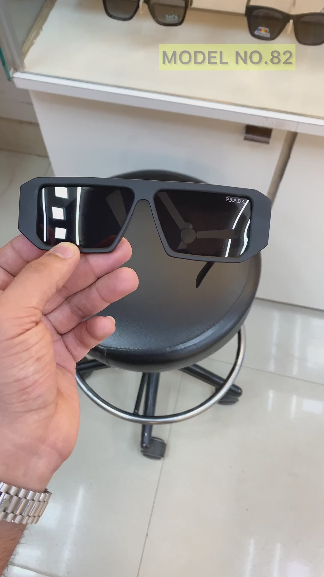 Prad_a 82 matt black