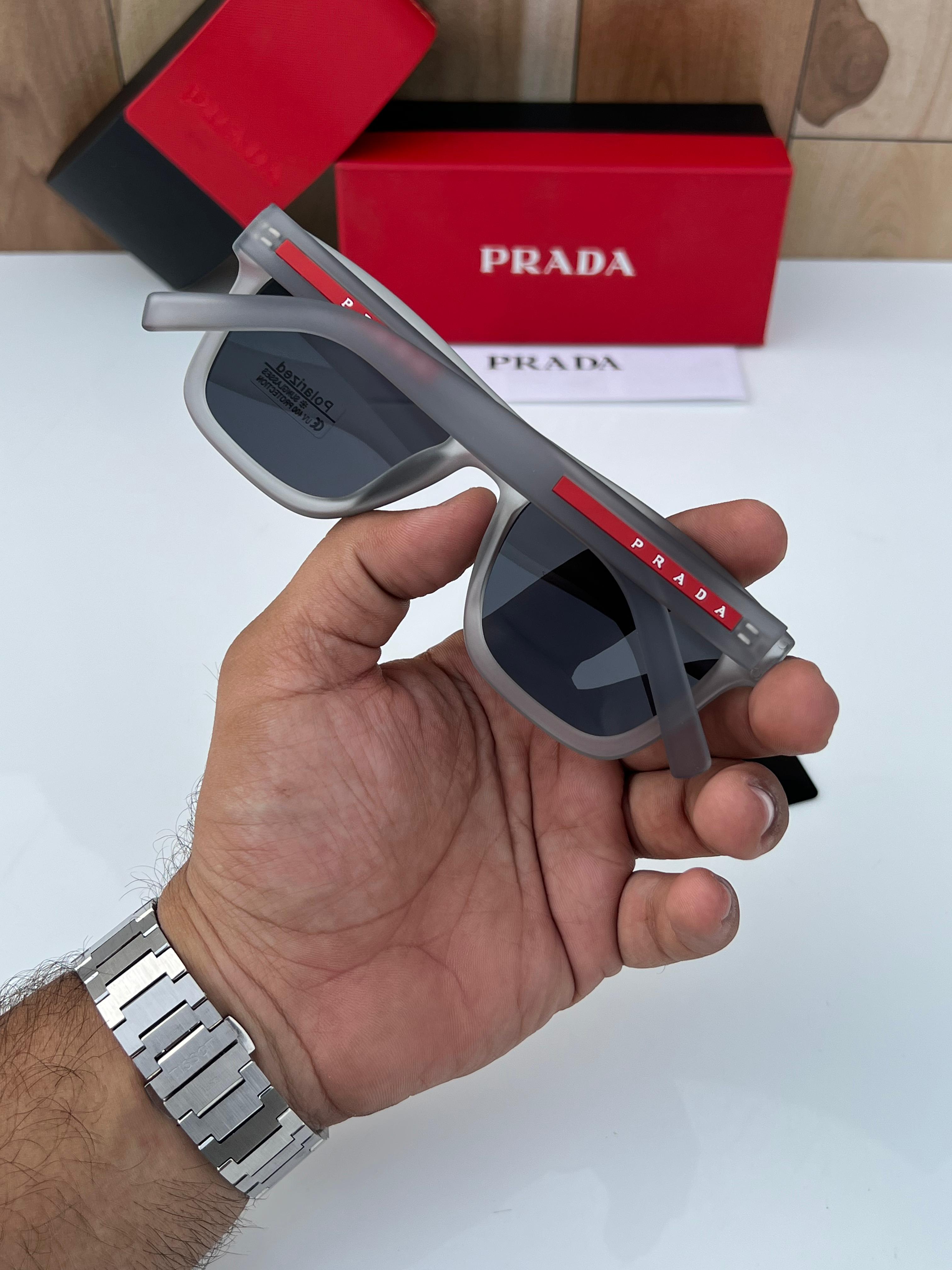 Prada_3835