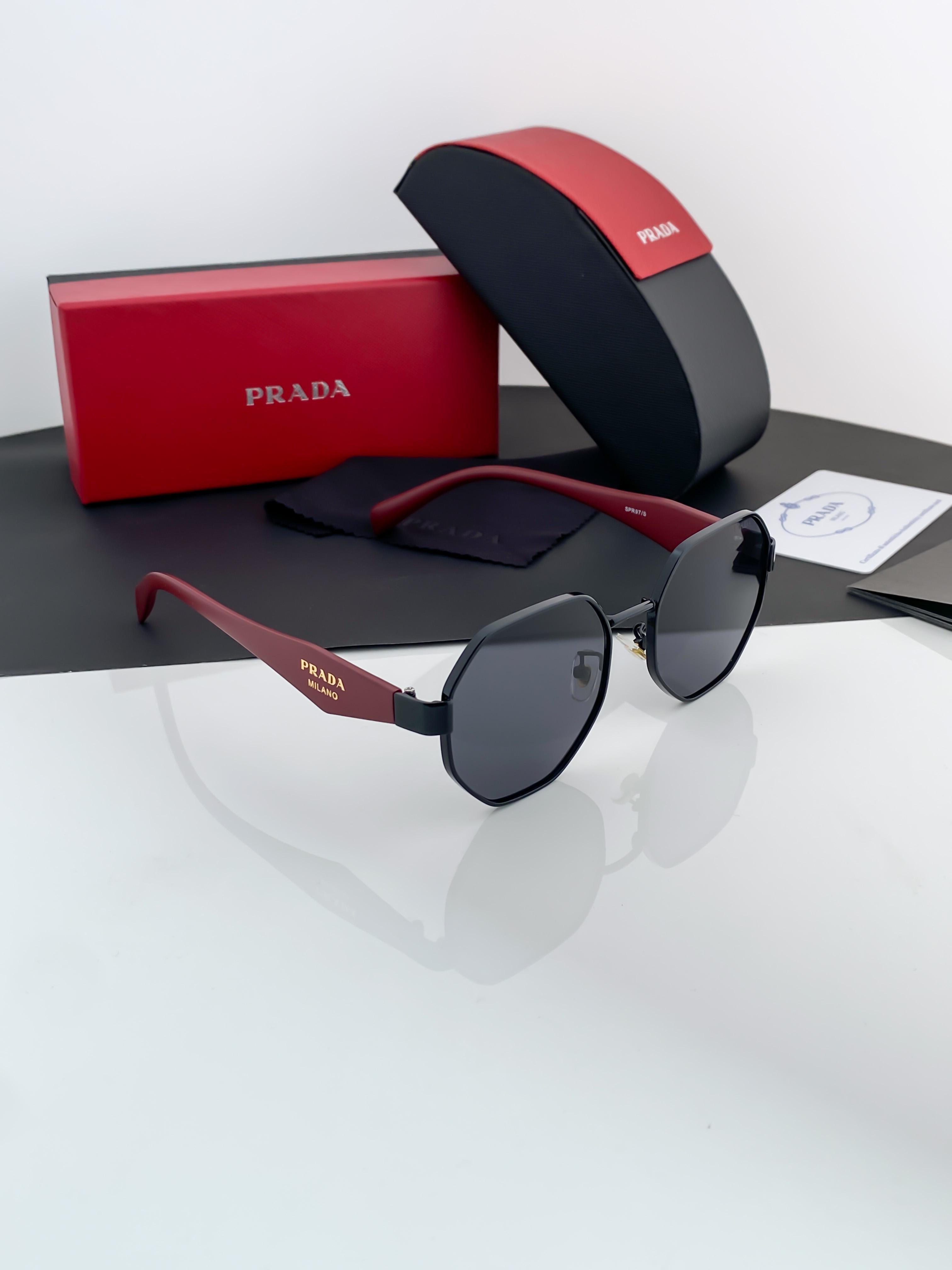 Prada_2786__ celebrity edition