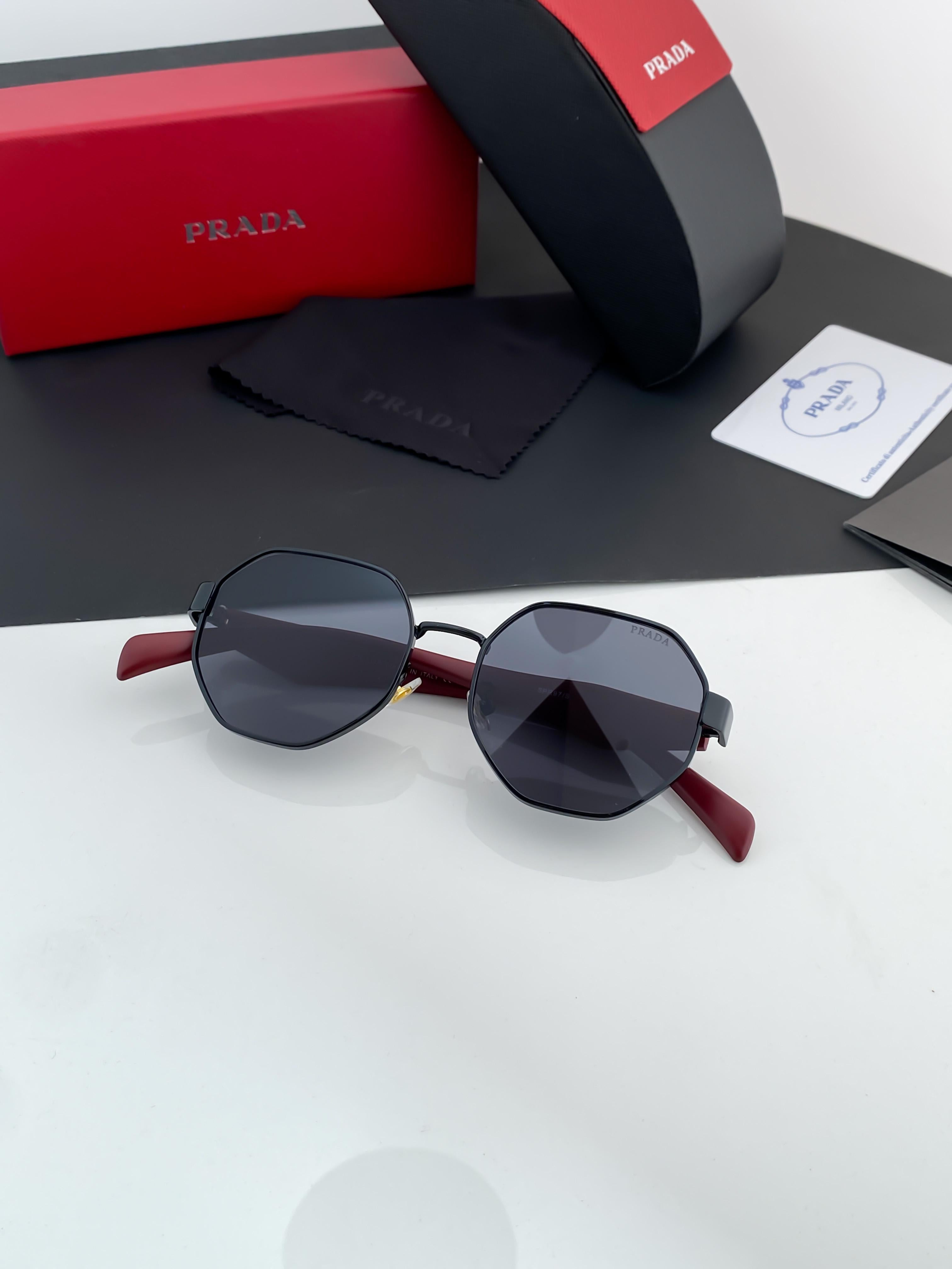 Prada_2786__ celebrity edition